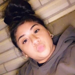 Meet your Posher, Janisa